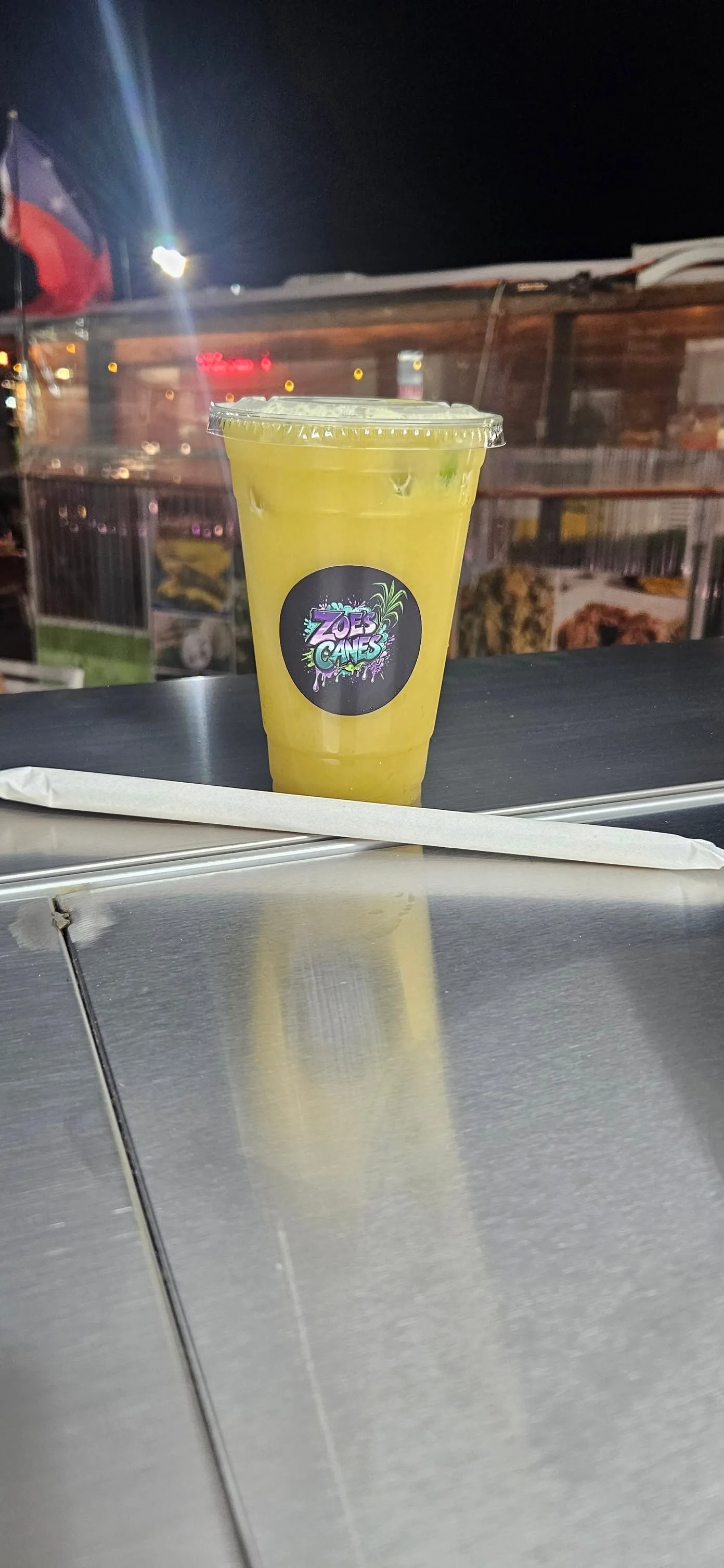 Zoe鈥檚 Canes & Cocktails